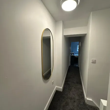 8 Eyre Square Lane Apartment *