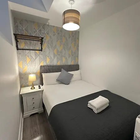 Apartment 8 Eyre Square Lane *
