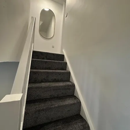 8 Eyre Square Lane *