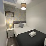 Apartament 8 Eyre Square Lane *