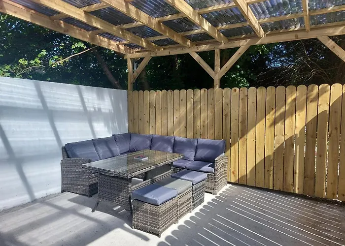 Апартаменты 8 Eyre Square Lane *